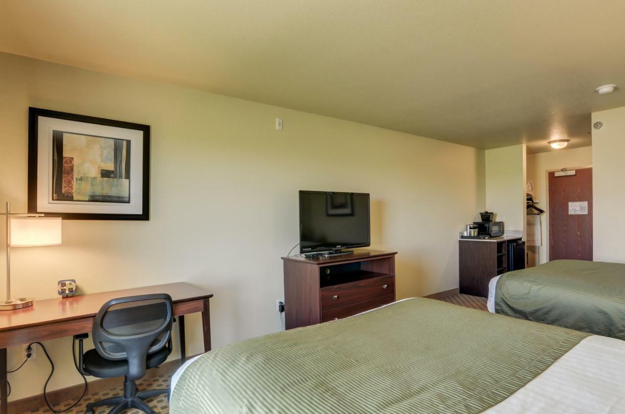 Cobblestone Inn And Suites - Eaton Exteriör bild